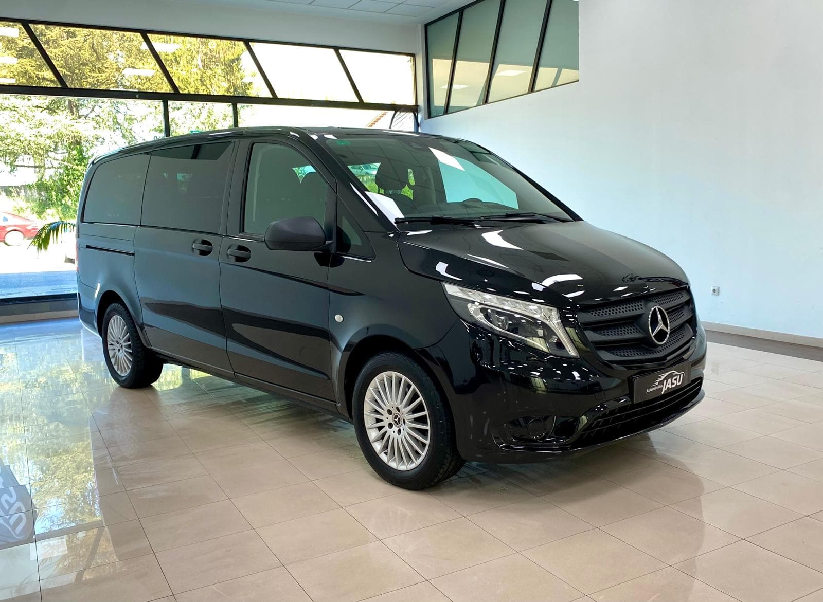 Mercedes Benz Vito tourer