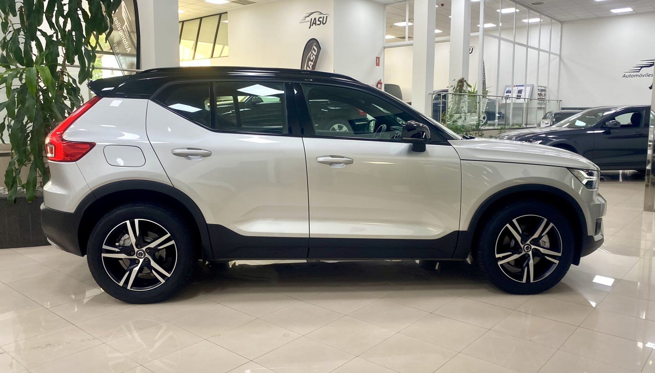 Volvo XC 40 R Design AWD 2.0