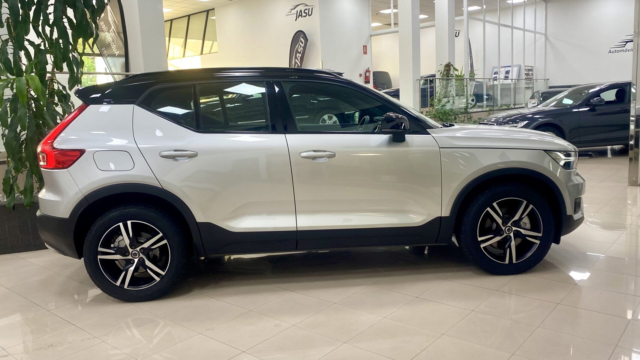 Volvo XC 40 R Design AWD 2.0