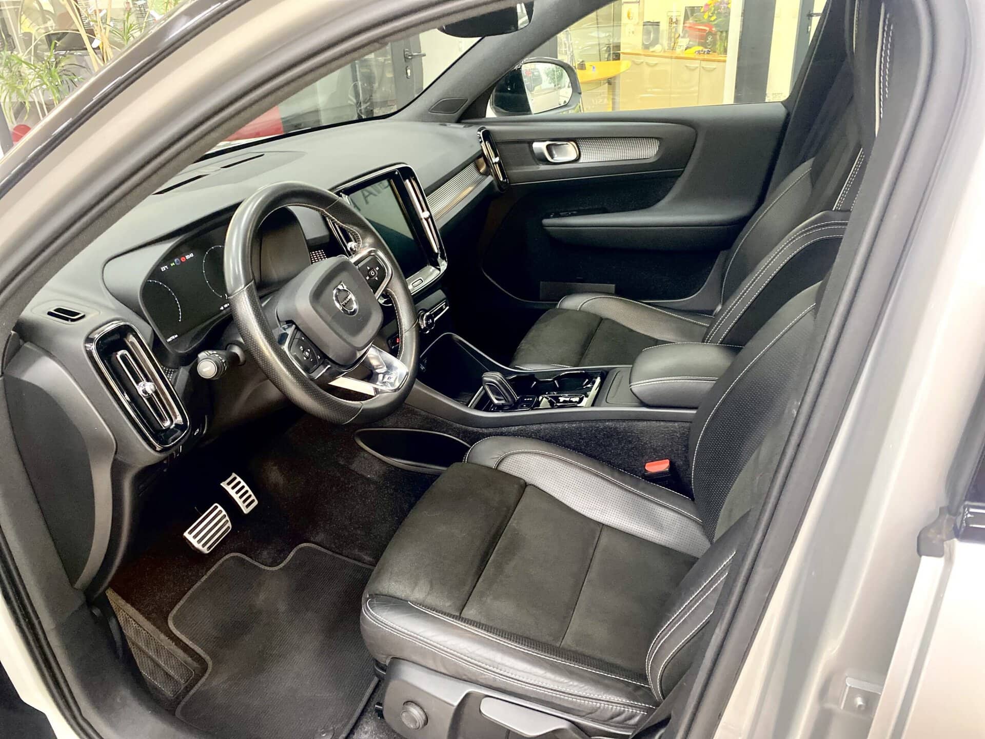 Volvo XC 40 R Design AWD 2.0