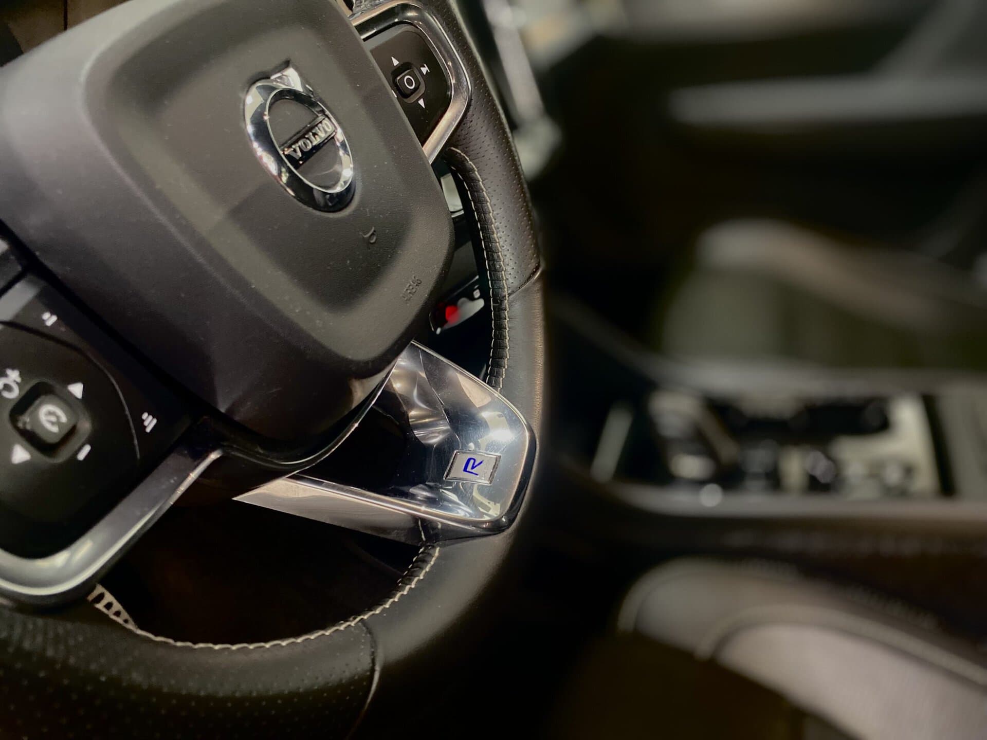 Volvo XC 40 R Design AWD 2.0