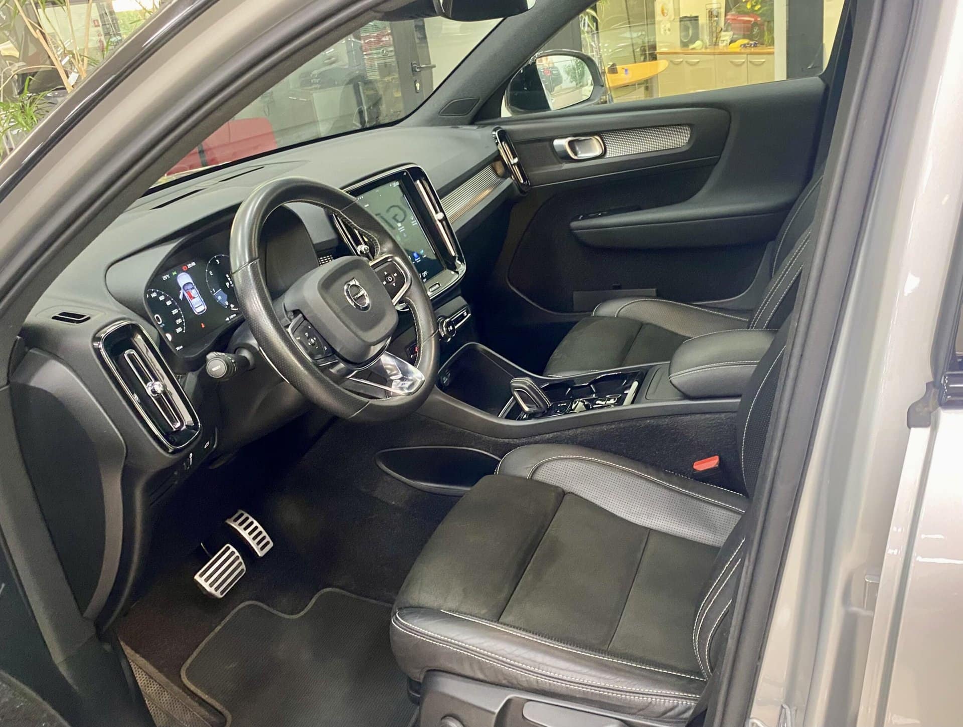 Volvo XC 40 R Design AWD 2.0