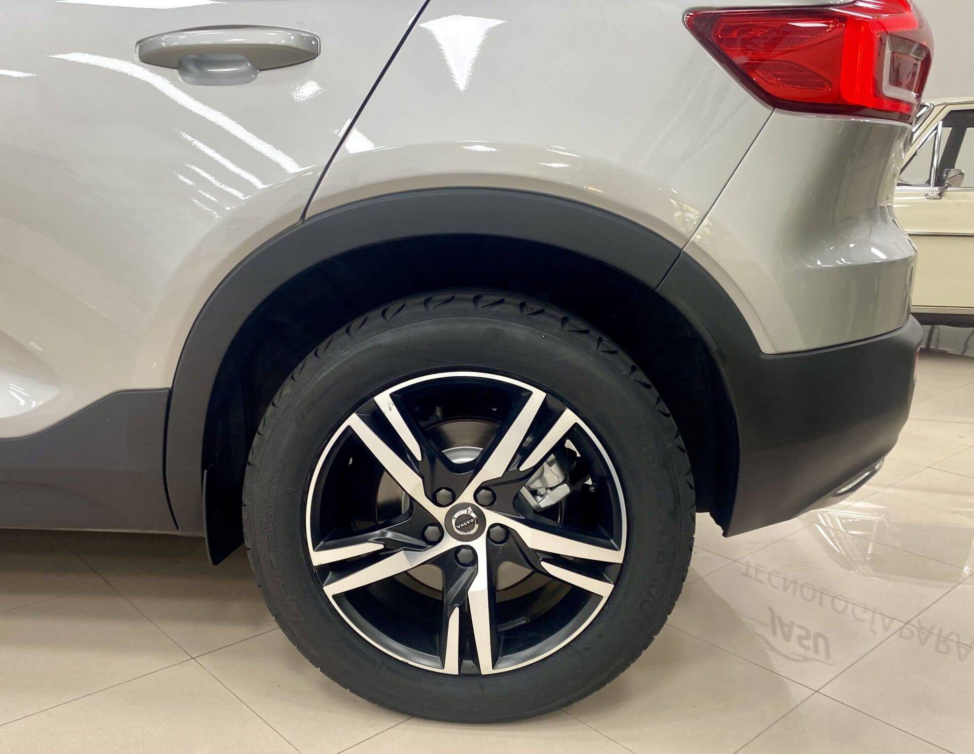 Volvo XC 40 R Design AWD 2.0