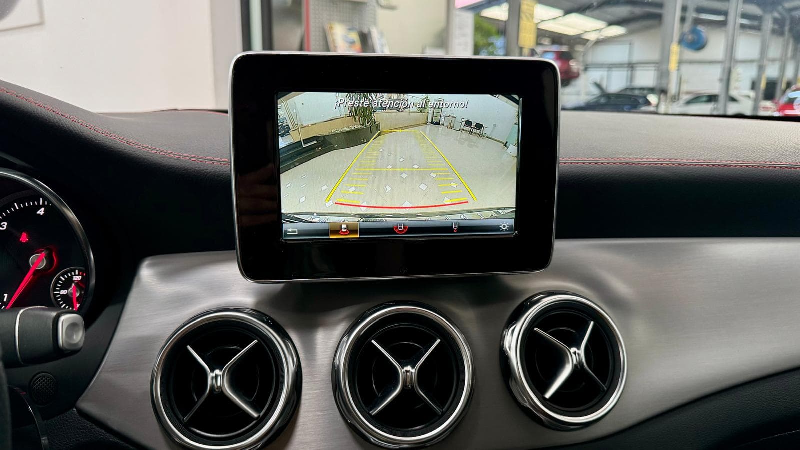 Mercedes Benz GLA 200D AMG