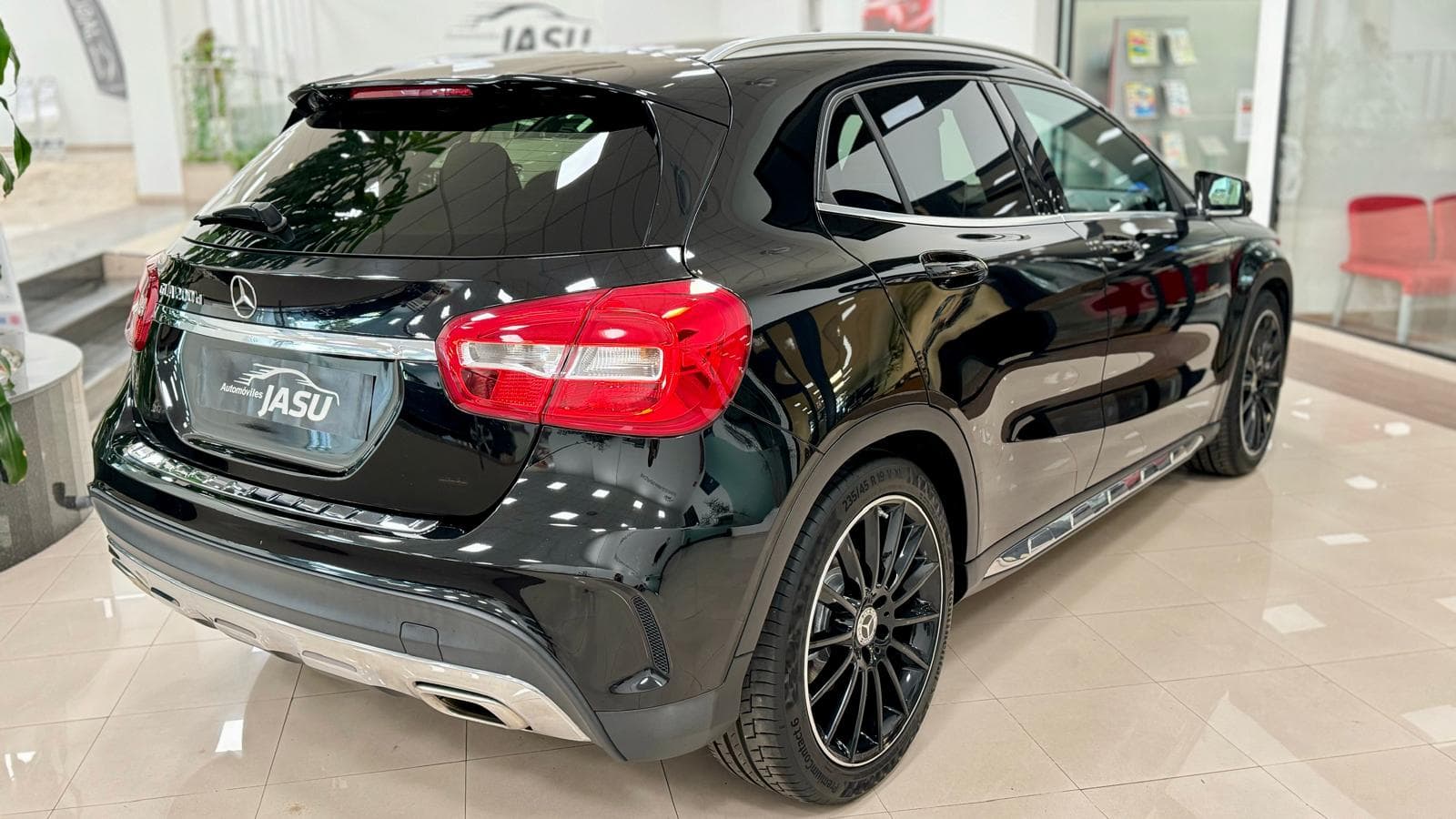 Mercedes Benz GLA 200D AMG