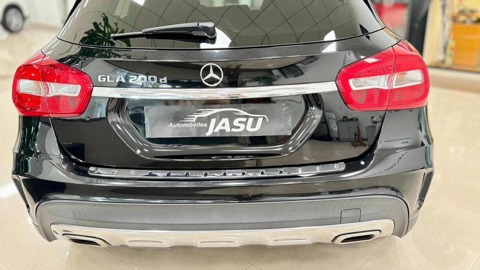 Mercedes Benz GLA 200D AMG