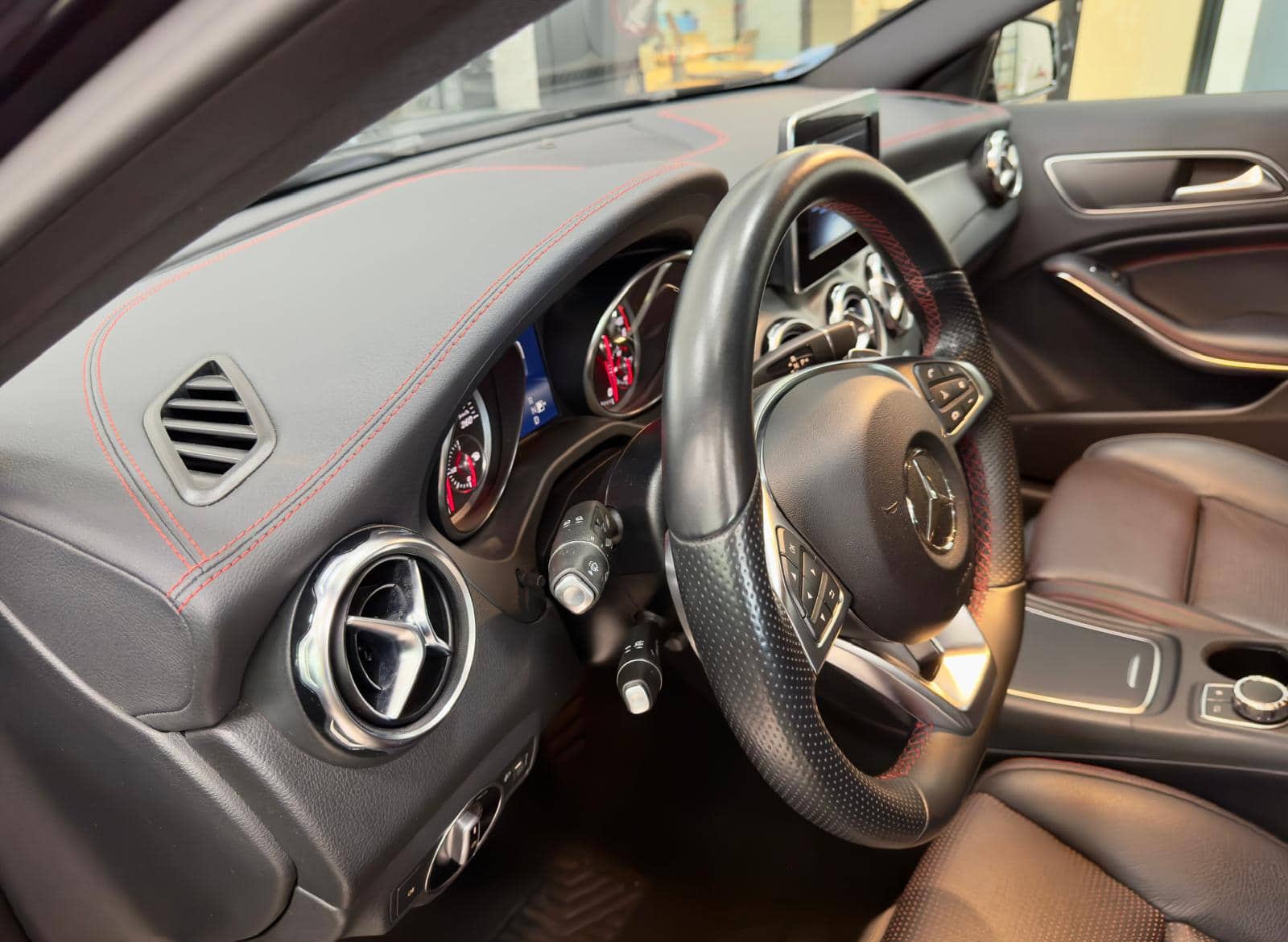 Mercedes Benz GLA 200D AMG