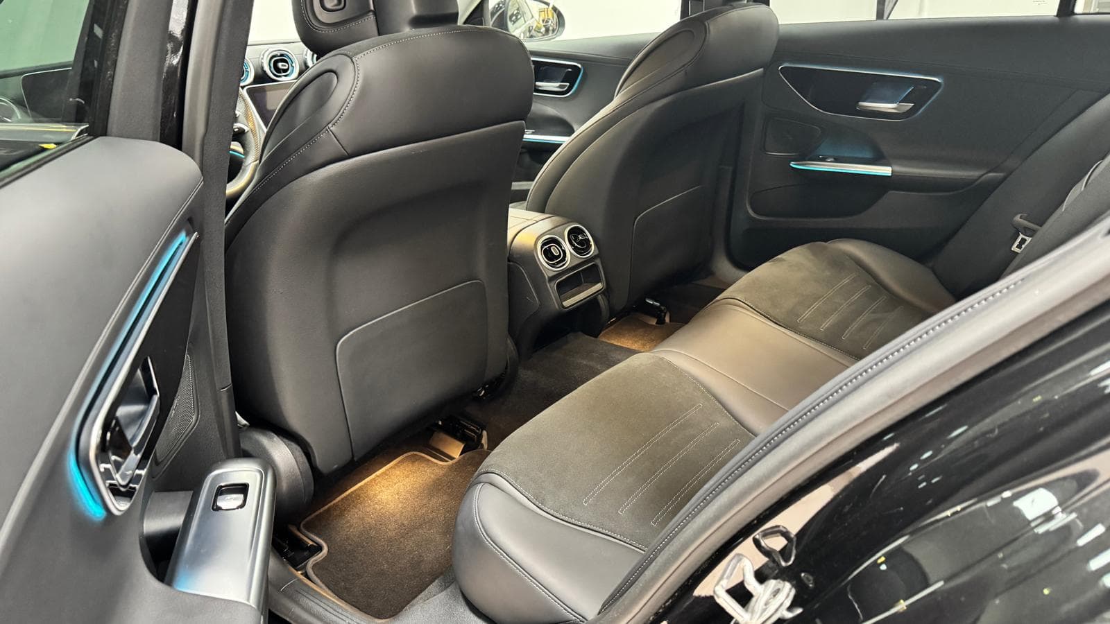 MERCEDES BENZ C220d FINAL EDITION