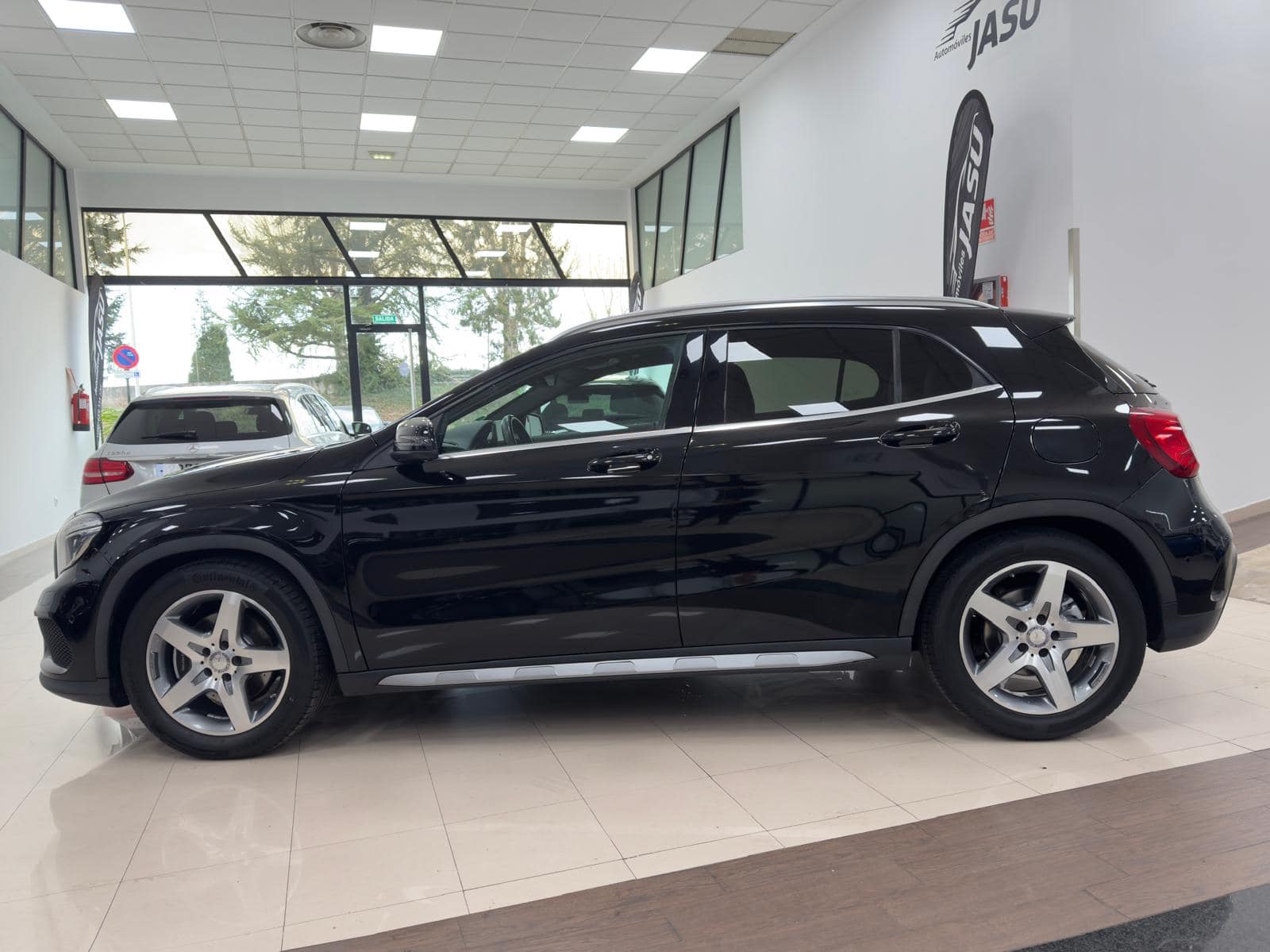 Mercedes Benz GLA 220d 4×4